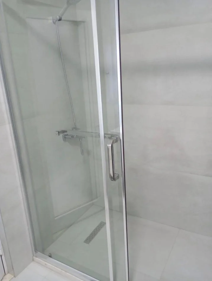 Tirane, jepet me qera apartament 2+1 Kati 2, 90 m² 60,000 leke (Komuna e Parisit, prane "Kika 2")