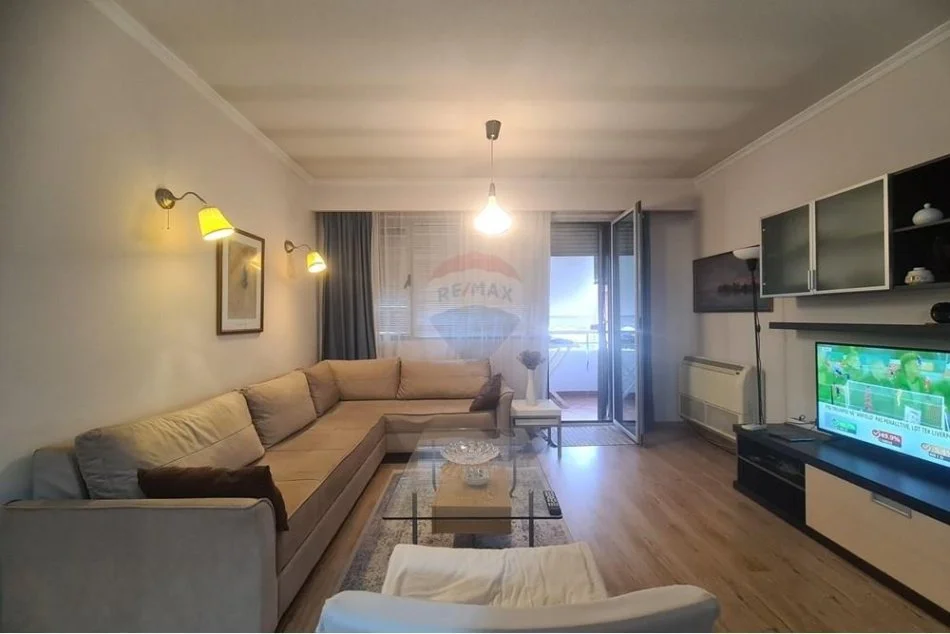 jepet me qera 2+1 Kati 5, 102 m² 850 € (Rruga Sami Frasheri)