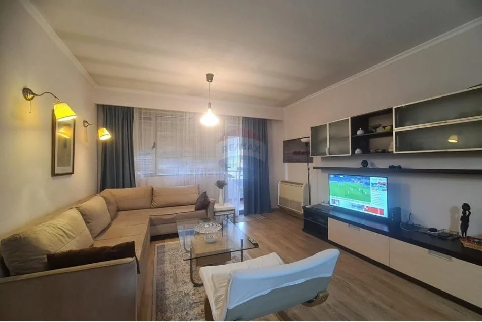 jepet me qera 2+1 Kati 5, 102 m² 850 € (Rruga Sami Frasheri)