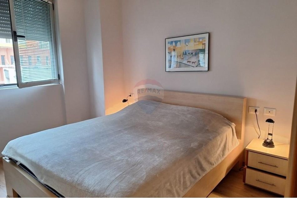 jepet me qera 2+1 Kati 5, 102 m² 850 € (Rruga Sami Frasheri)