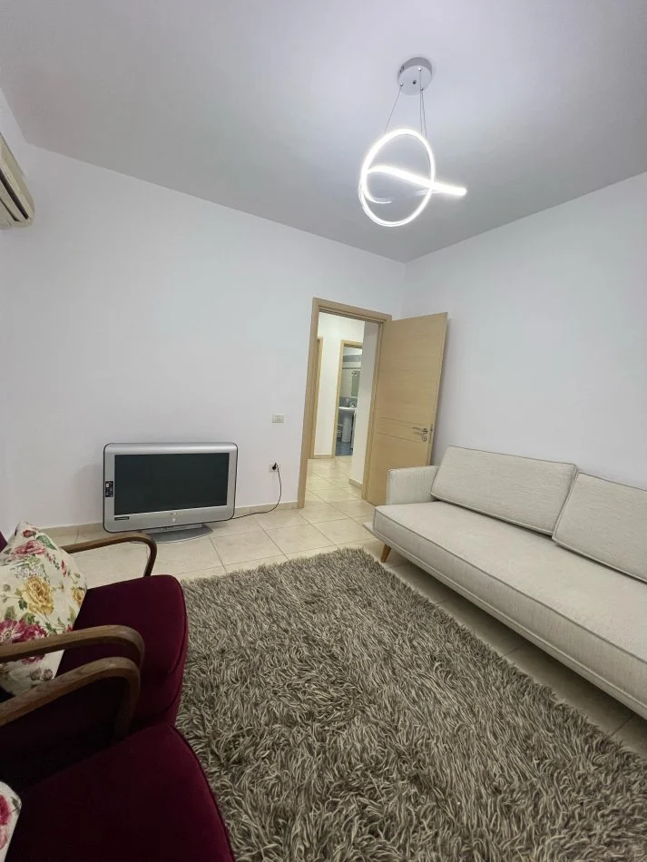 Tirane, jepet me qera apartament 2+1+Ballkon Kati 2, 106 m² 600 € (Pediatria)
