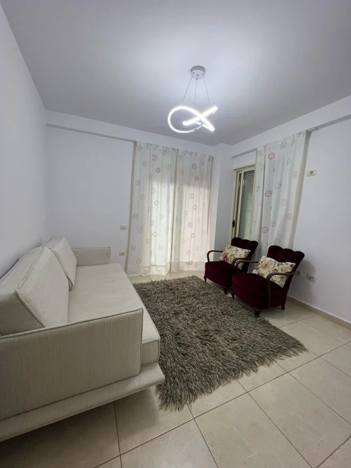 Tirane, jepet me qera apartament 2+1+Ballkon Kati 2, 106 m² 600 € (Pediatria)