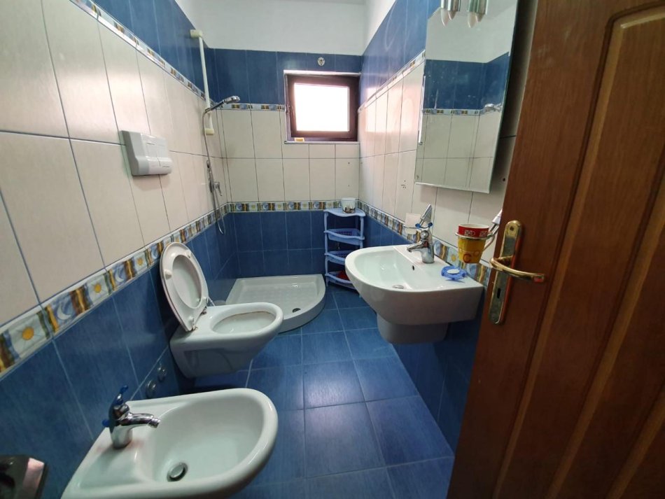 Tirane, jepet me qera apartament 1+1 Kati 5, 60 m² 600 € (Myslym Shyri)