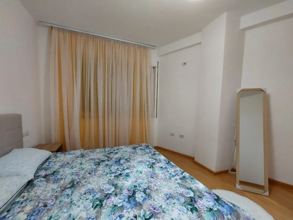 Tirane, jepet me qera apartament 2+1 Kati 3, 80 m² 700 € (Rruga e Dibres , Prane Hotel Stela)
