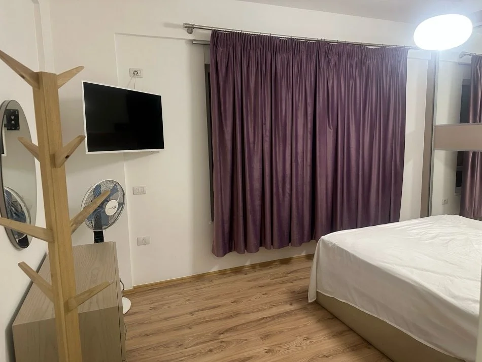 Tirane, Jepet apartament me qera 2+1 Kati 2, 87 m² (Liqeni i Thate , Kompleksi FZ)