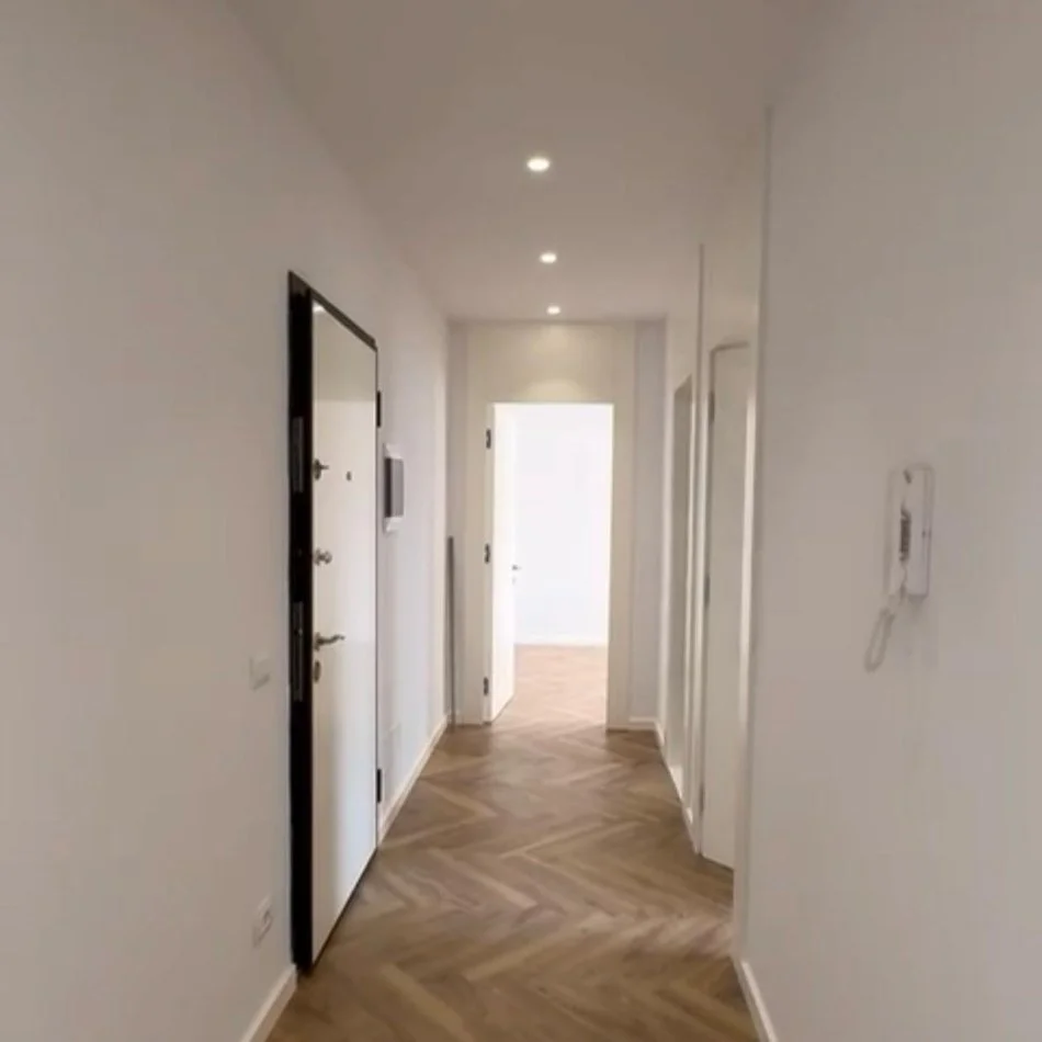 Tirane, shitet apartament 2+1+Ballkon Kati 4, 96 m² 126.800 € (Univers City)