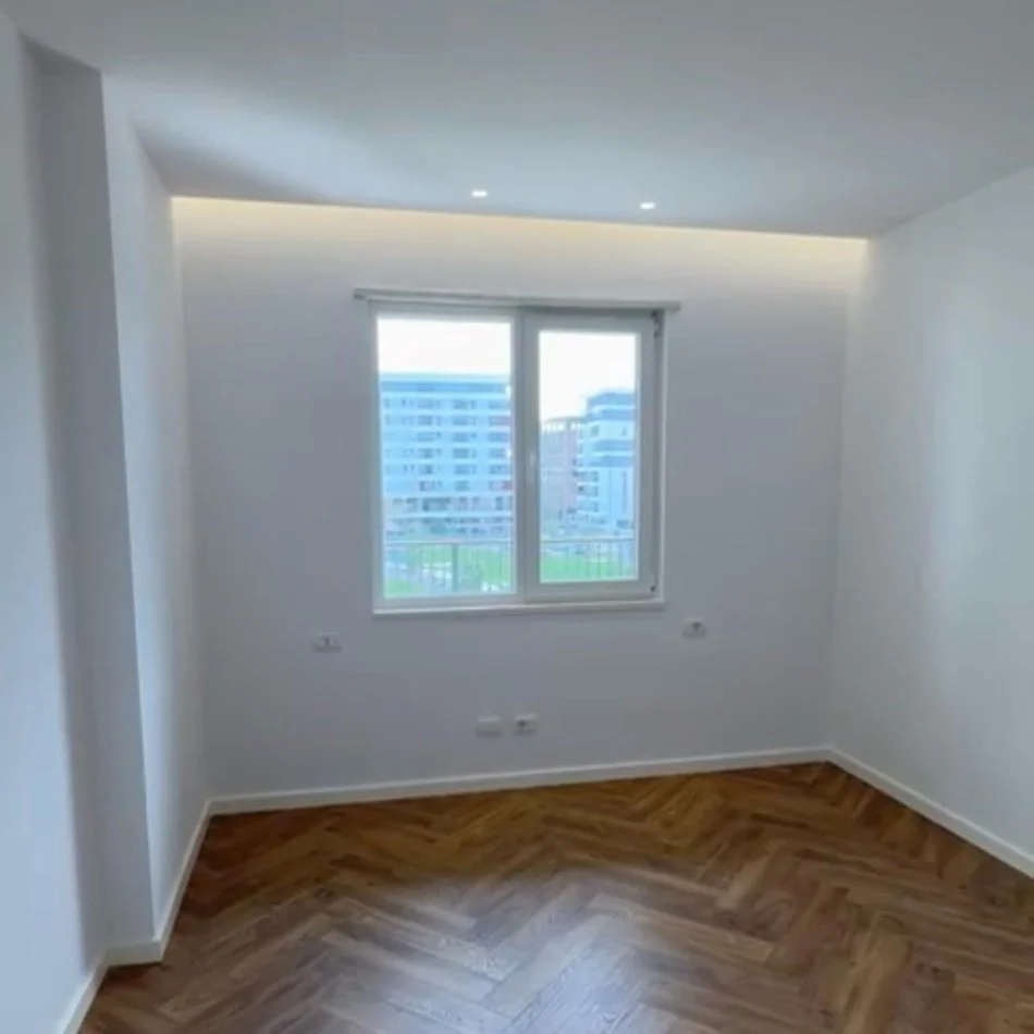 Tirane, shitet apartament 2+1+Ballkon Kati 4, 96 m² 126.800 € (Univers City)