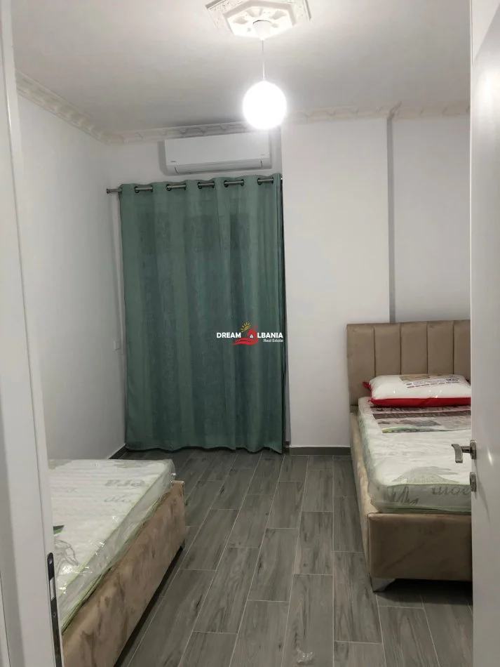 Tirane, jepet me qera apartament 2+1 Kati 4, 104 m² 500 € (ne Shkoze, Rr Ali Shefqeti, prane fundit te Lanes)