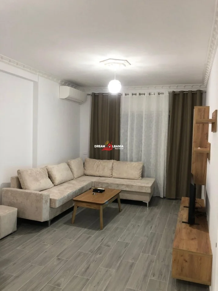 Tirane, jepet me qera apartament 2+1 Kati 4, 104 m² 500 € (ne Shkoze, Rr Ali Shefqeti, prane fundit te Lanes)