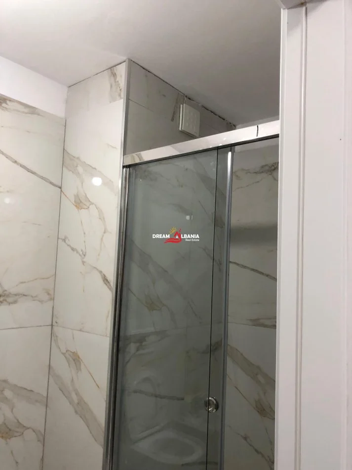 Tirane, jepet me qera apartament 2+1 Kati 4, 104 m² 500 € (ne Shkoze, Rr Ali Shefqeti, prane fundit te Lanes)