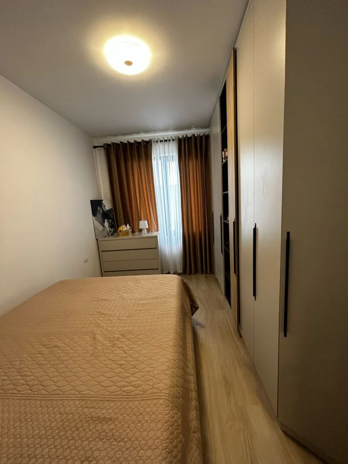 Tirane, jepet me qera apartament 1+1+Ballkon Kati 8, 53 m² 550 €