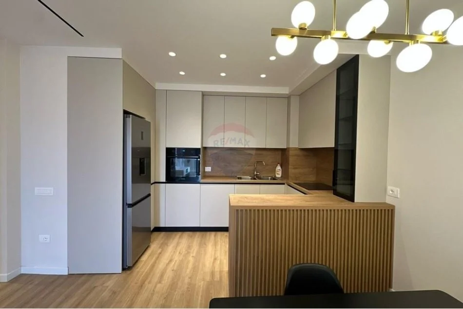 Tirane, jepet me qera 2+1+Aneks+Ballkon , 111 m² 245.000 € (Rruga Xhanfize Keko)