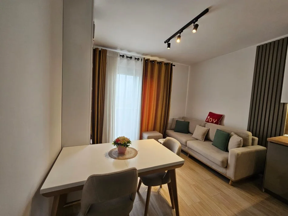 Tirane, jepet me qera apartament 1+1 Kati 8, 60 m² 550 € 