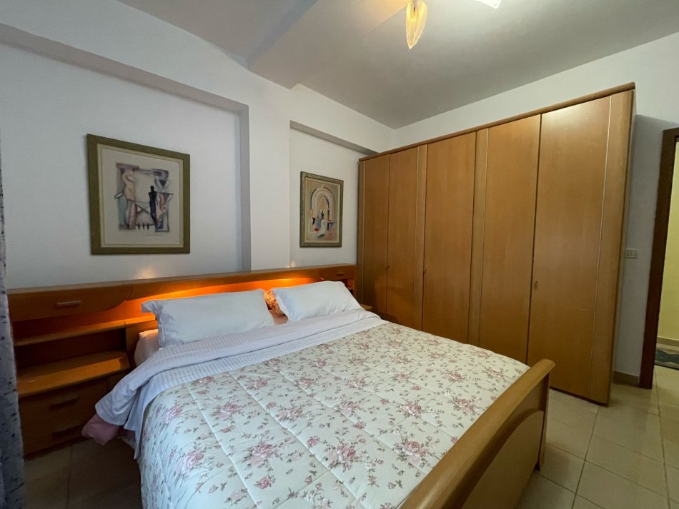 Tirane, jepet me qera apartament 2+1+Ballkon Kati 7, 800 € (Rruga Brigada VIII)
