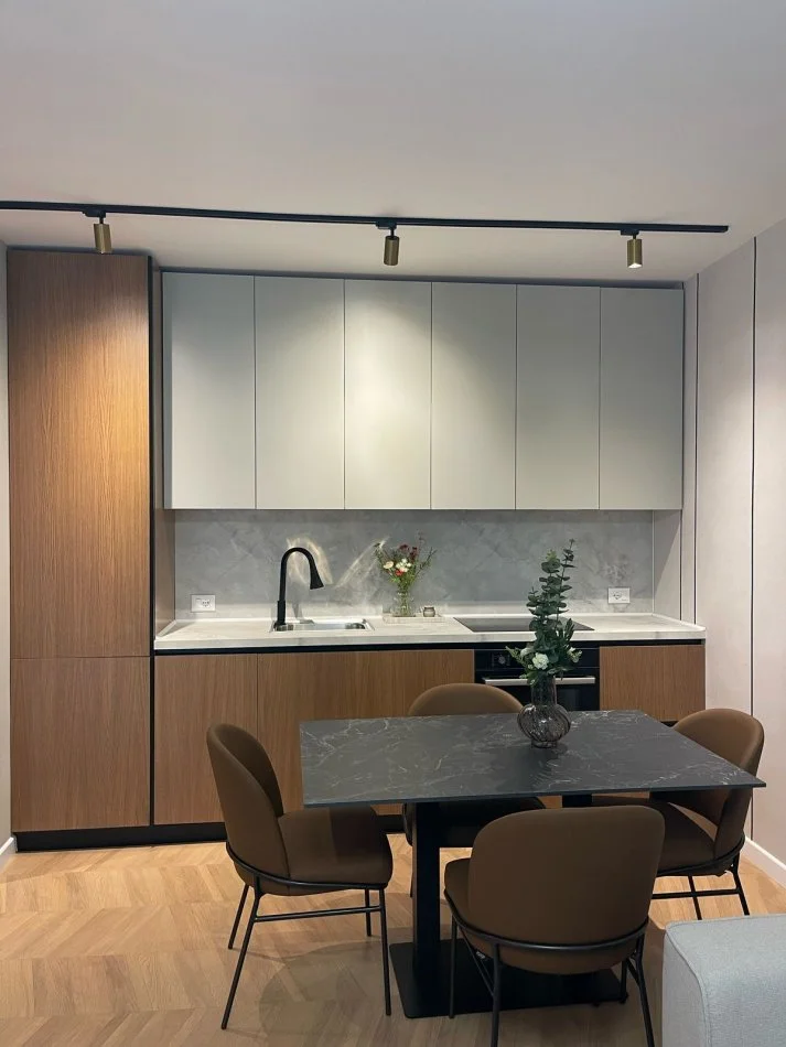 Durres Plazh, shitet apartament 1+1+Aneks+Ballkon Kati 5, 91 m² 175.000 € (Rruga Pavaresia| Plazh)