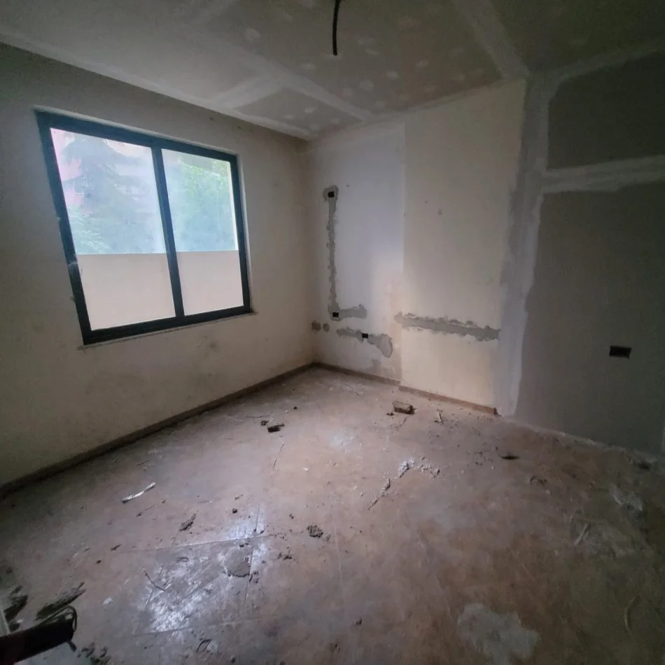 Tirane, shitet apartament 2+1 Kati 1, 180 m² 220.000 € 