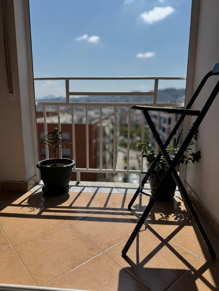 Tirane, shitet apartament 2+1+Ballkon Kati 11, 70 m² 195.000 € (Rruga e Kavajes)