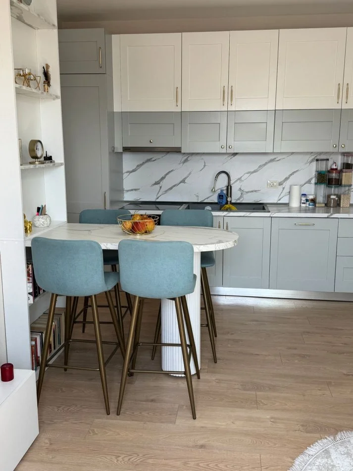 Tirane, shitet apartament 2+1+Ballkon Kati 11, 70 m² 195.000 € (Rruga e Kavajes)