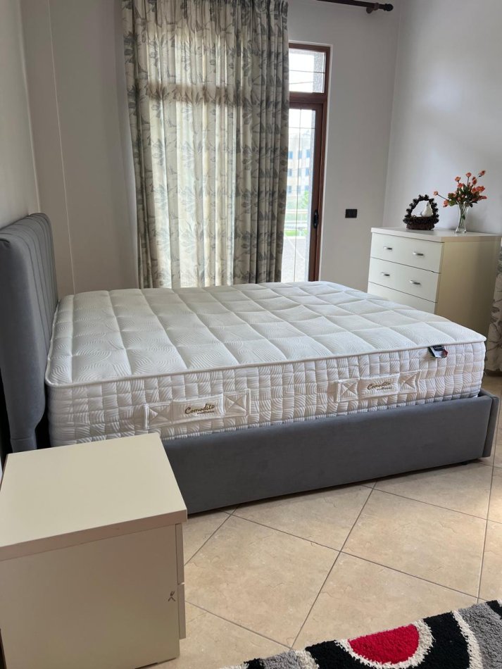 Tirane, jepet me qera apartament 1+1+Ballkon Kati 2, 61 m² 830 € (SAUK)