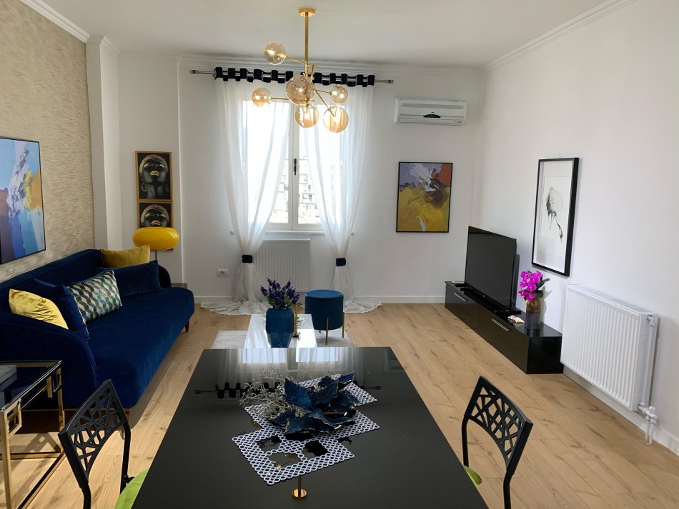 Tirane, jepet me qera apartament 2+1 Kati 2, 107 m² 850 € (Rruga e Kosovareve)