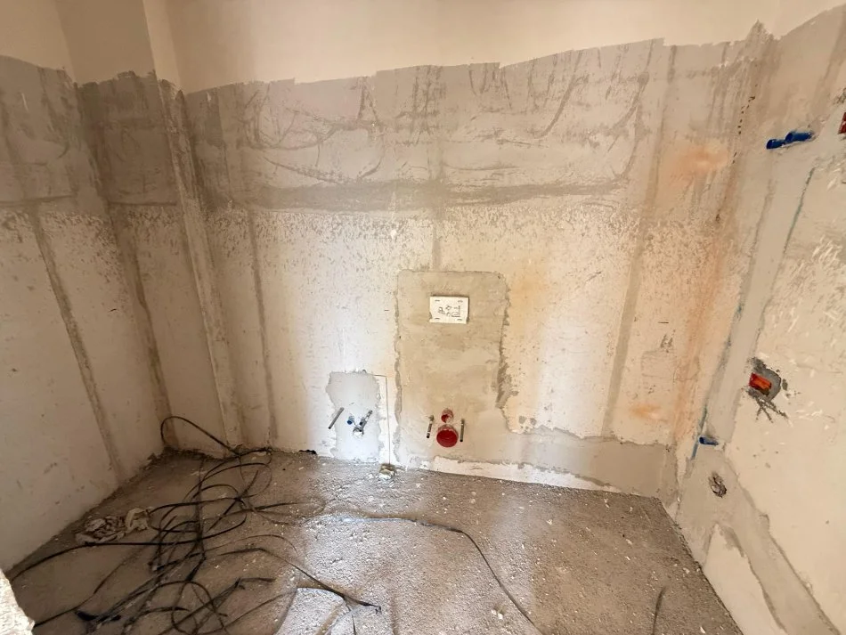 Tirane, shes apartament 2+1+Ballkon Kati 2, 93 m² 150.000 € (rruga 5 maji)