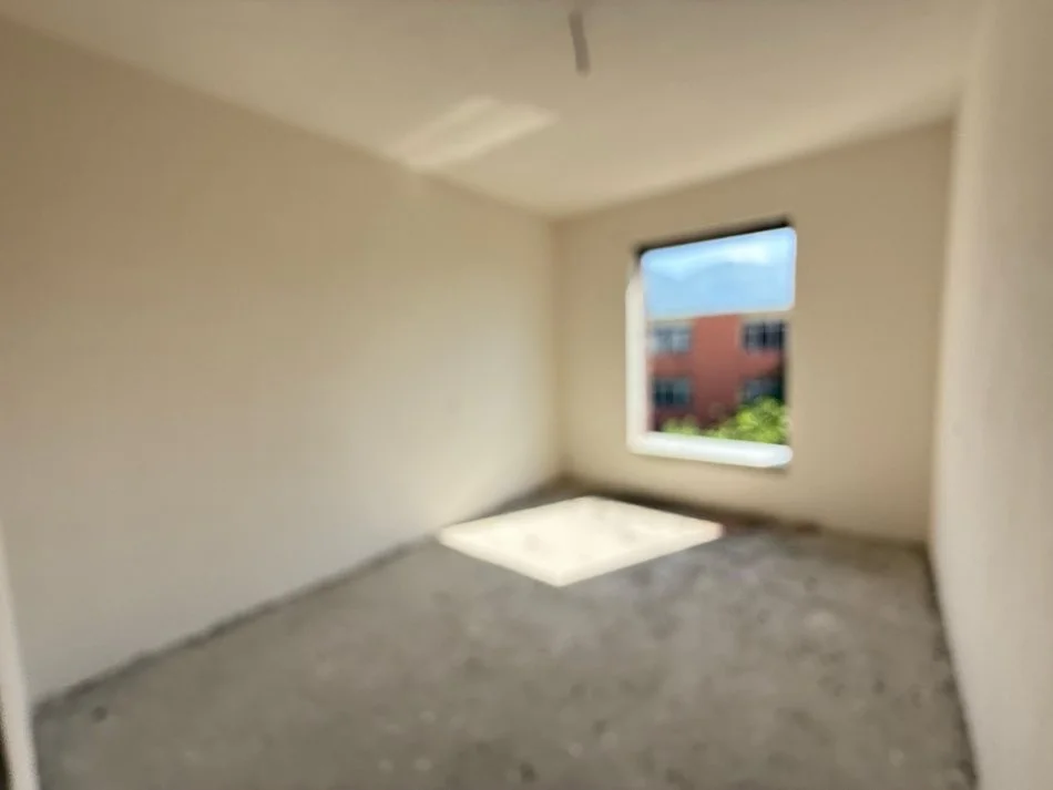 Tirane, shes apartament 2+1+Ballkon Kati 2, 93 m² 150.000 € (rruga 5 maji)