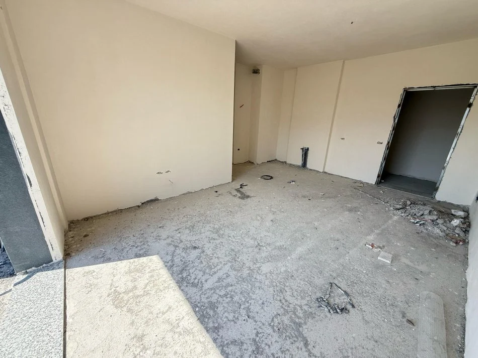 Tirane, shes apartament 2+1+Ballkon Kati 2, 93 m² 150.000 € (rruga 5 maji)