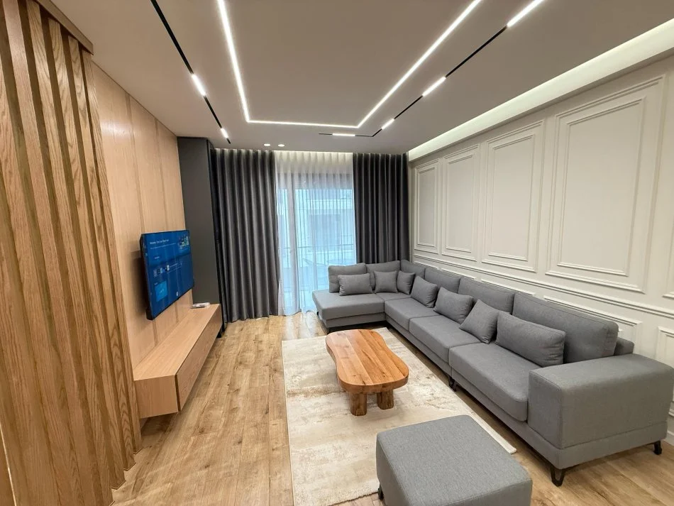 Tirane, jepet me qera apartament 2+1+Ballkon Kati 4, 110 m² 1.500 € (Liqeni i Thate)