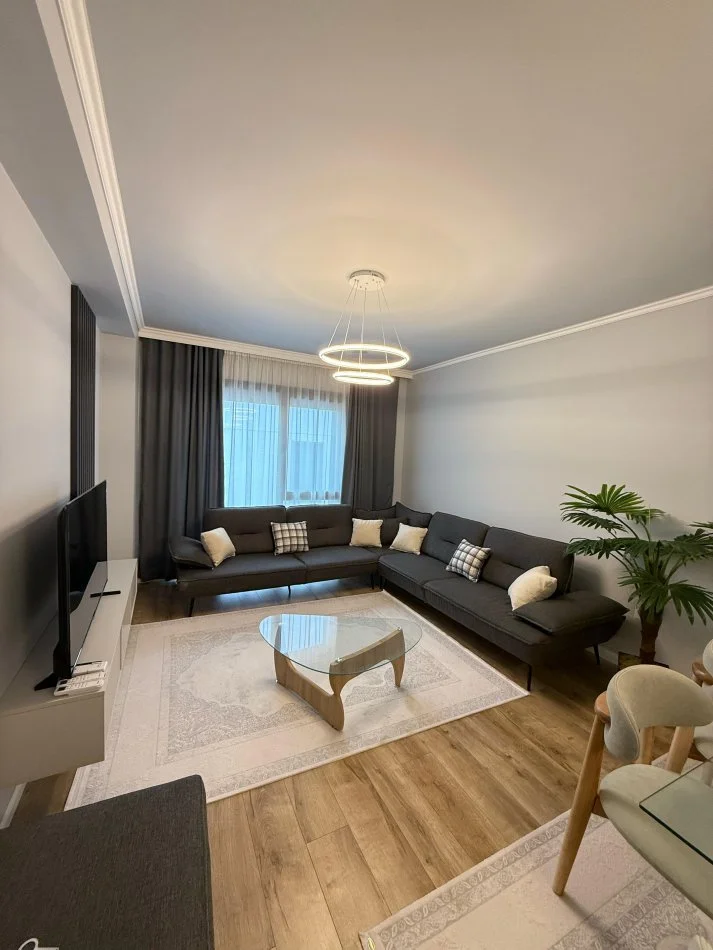 Tirane, jepet me qera apartament 2+1+Ballkon Kati 4, 110 m² 1.500 € (Liqeni i Thate)