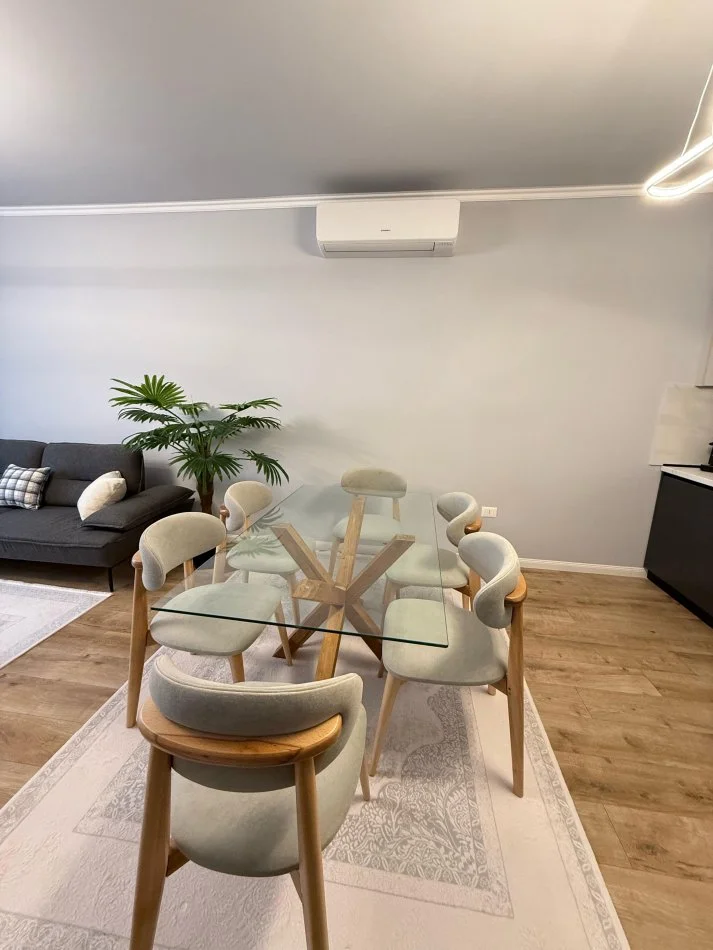 Tirane, jepet me qera apartament 2+1+Ballkon Kati 4, 110 m² 1.500 € (Liqeni i Thate)