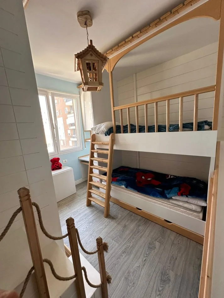 Tirane, jepet me qera apartament 2+1 Kati 4, 90 m² 700 € (Ish fusha e aviacionit, kompleksi IBN)