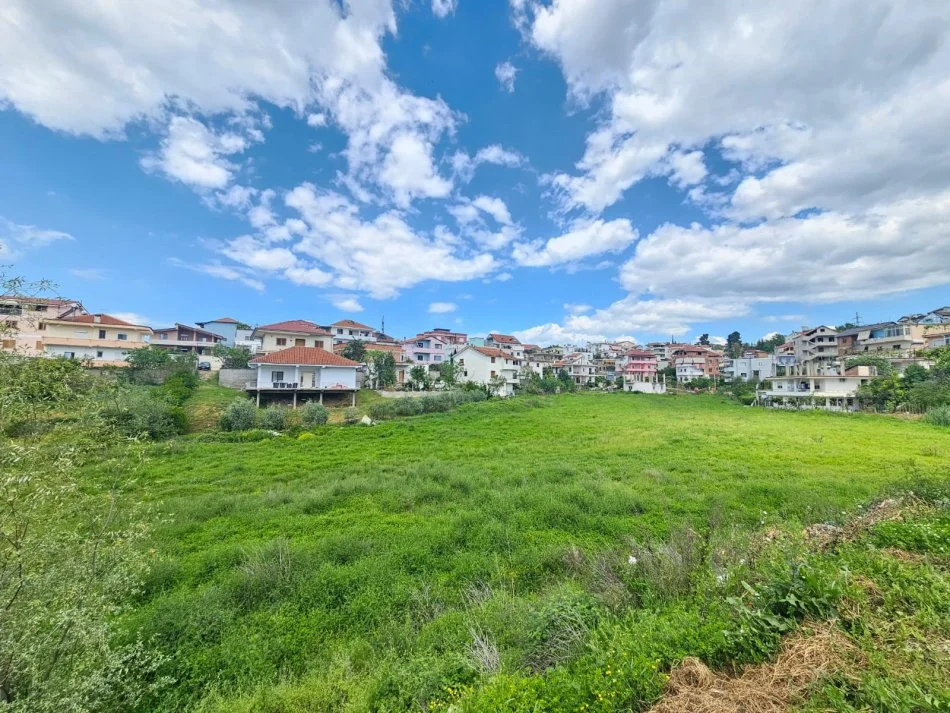SHITET: TOKE me çmim okazion ne zonen e Saukut  📍  4.000 m² ( 520.000 € )