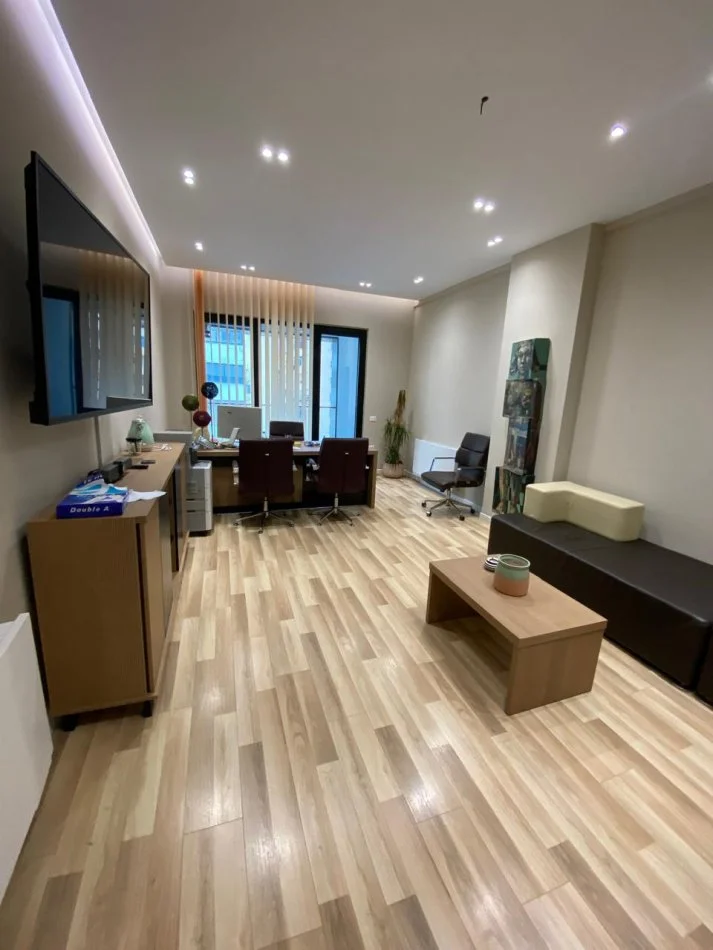 Tirane, shitet zyre Kati 5, 110 m² 280.000 € (Square 21)