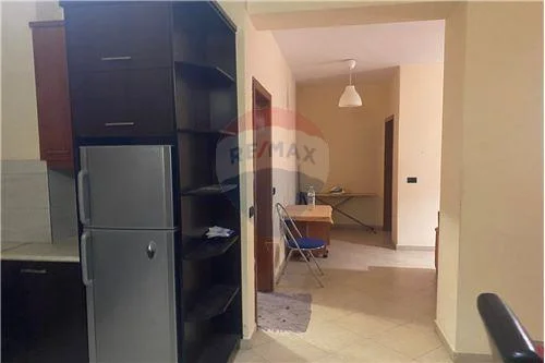 Tirane, jepet me qera apartament 2+1 , 70 m² 400 € 