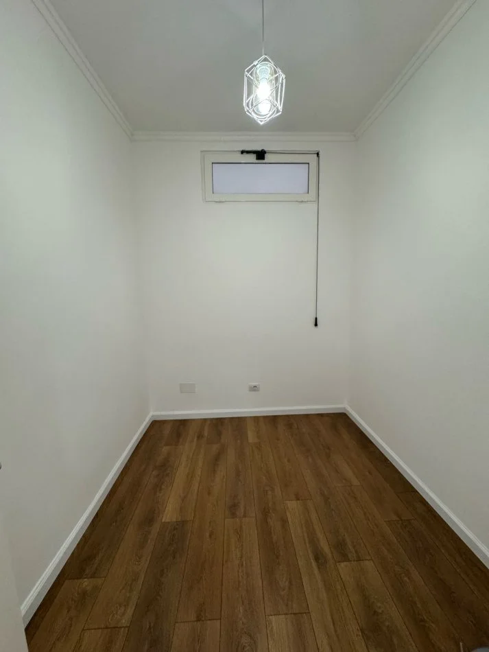 Durres Plazh, shitet apartament 2+1+Aneks+Ballkon Kati 1, 65 m² 77.000 € (Pavaresia)