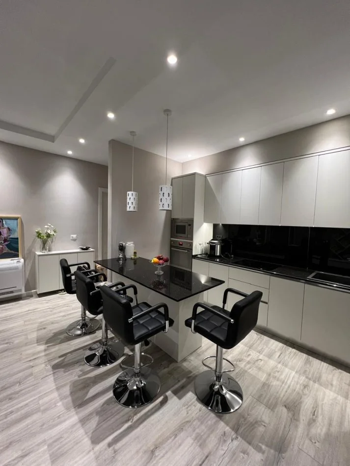 Tirane, shitet apartament 3+1+Aneks Kati 5, 123 m² 180.000 € (Kinostudio, rruga Myslym Keta)