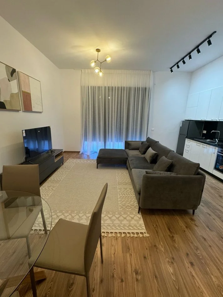 Tirane, jepet me qera apartament 1+1+Ballkon Kati 5, 70 m² 700 € (Delijorgji)