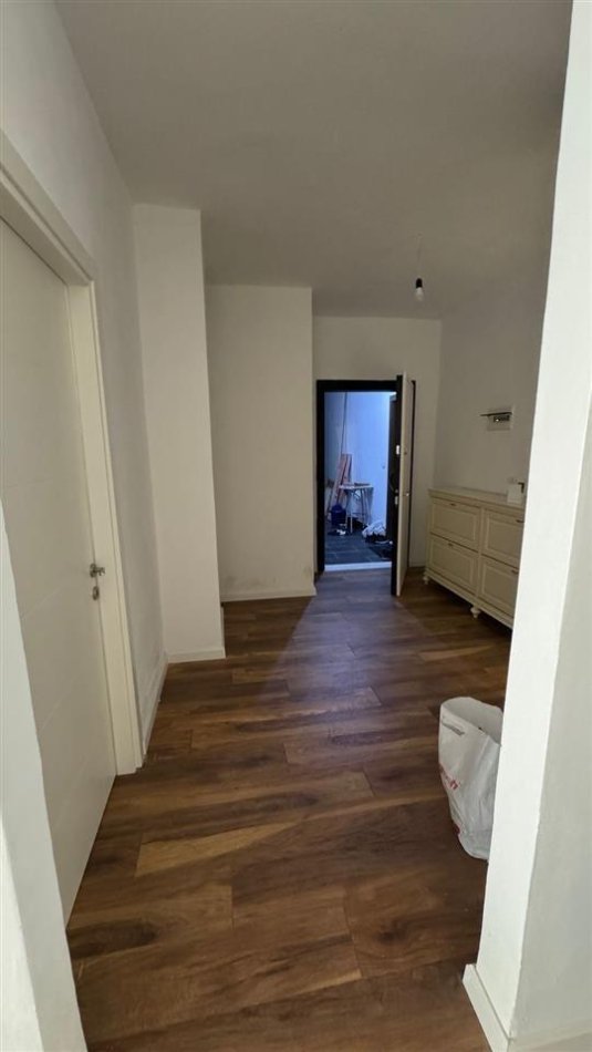 Tirane, jepet me qera apartament 1+1 Kati 6, 65 m² 400 € (Fresk)