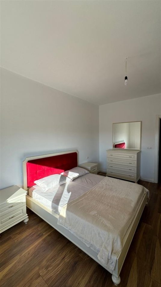 Tirane, jepet me qera apartament 1+1 Kati 6, 65 m² 400 € (Fresk)