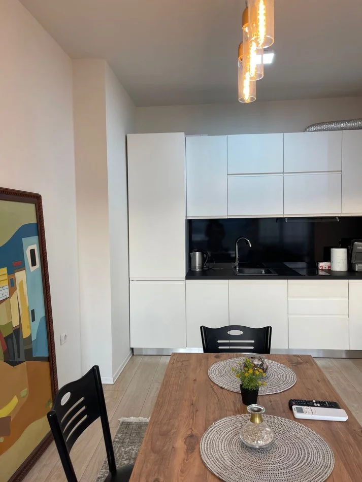 Tirane, jepet me qera apartament 2+1+Ballkon Kati 6, 128 m² 1.299 € (Rr. e Kosovareve)