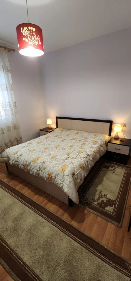 Tirane, jepet me qera apartament 1+1 Kati 1, 60 m² 60 € (Rruga Artan Lenja prane Ukt)