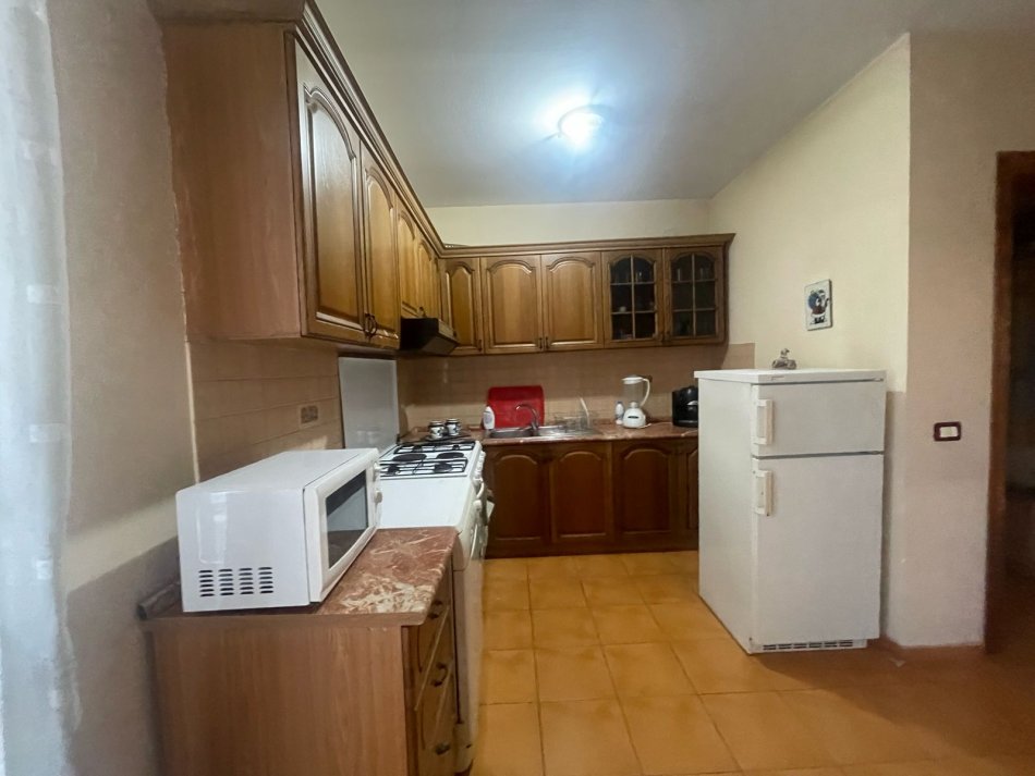 APARTAMENT  2+1 ME QIRA  500 € (KOMUNA E PARISIT)