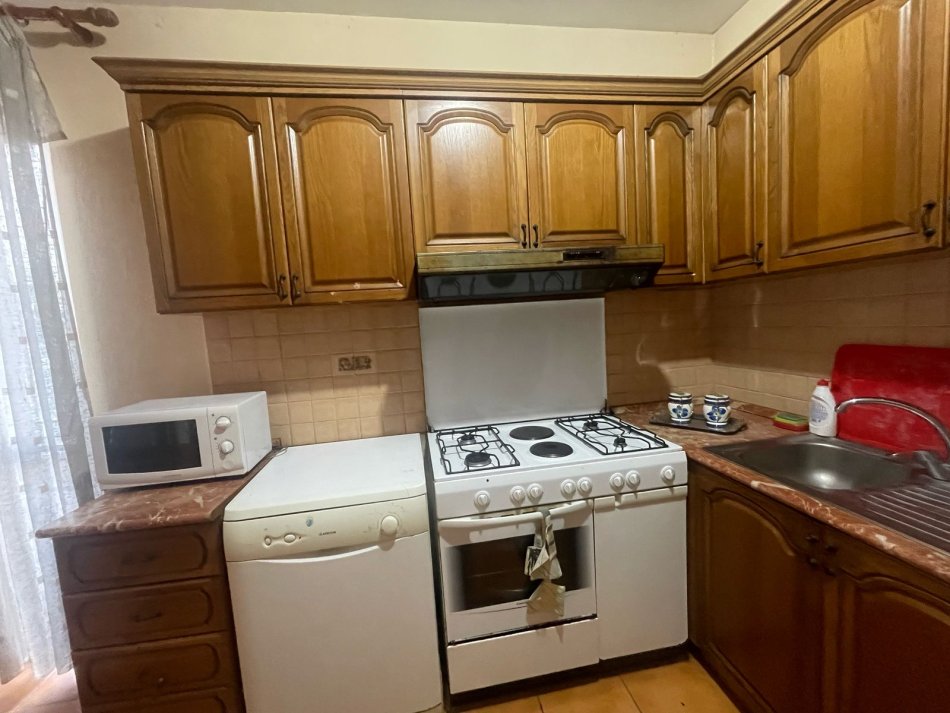 APARTAMENT  2+1 ME QIRA  500 € (KOMUNA E PARISIT)