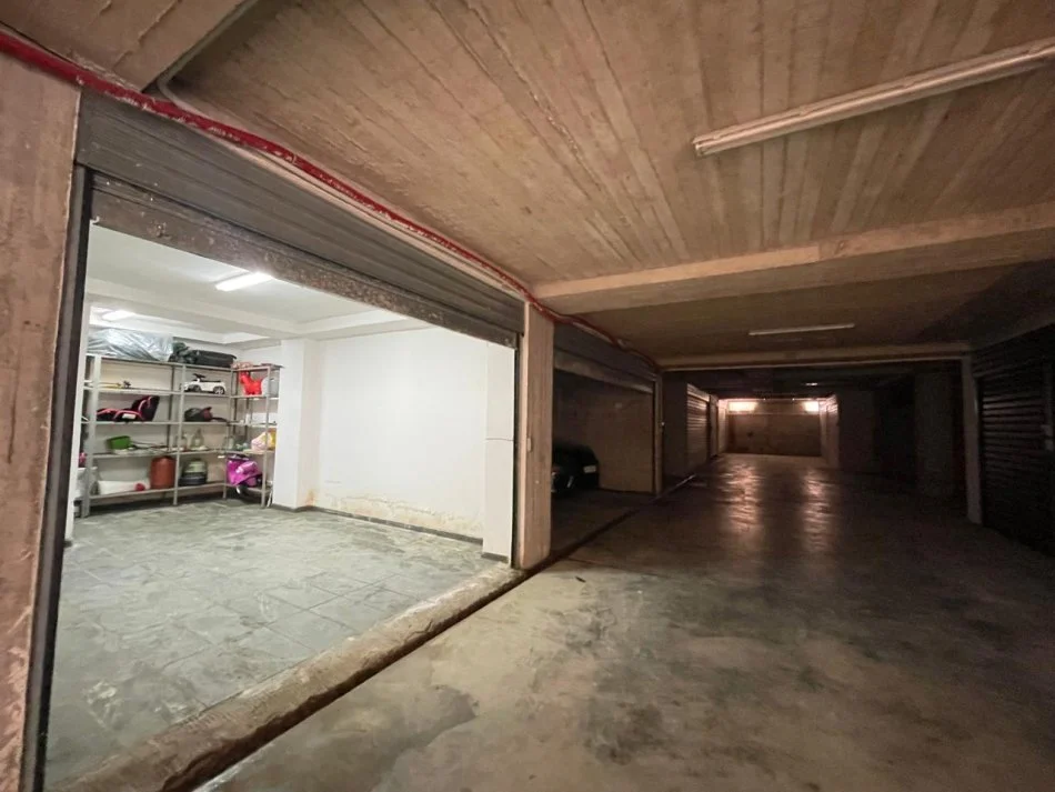 Vlore, jepet me qera apartament 2+1+Ballkon Kati 8, 98 m² 550 € (Lungomare)