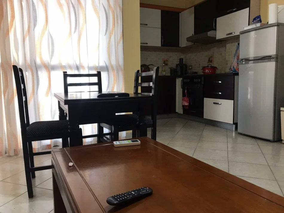 Tirane, jepet me qera apartament 1+1 Kati 6, 65 m² 400 € (Astir ,prane Bar Xhamero.)