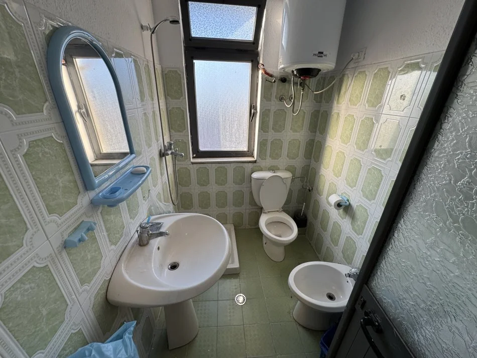 Tirane, shitet apartament 1+1 Kati 6, 66 m² 70.000 € (Rruga e Dibres, prane Amerikan 2)