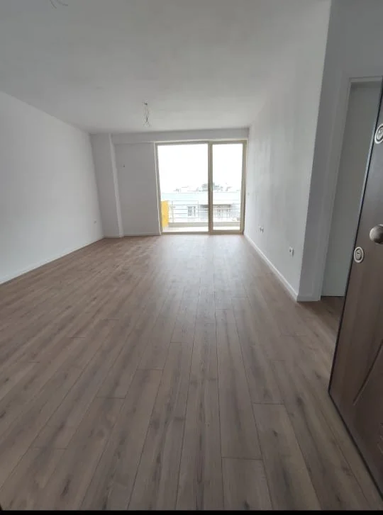 Tirane, shitet apartament 1+1 Kati 4, 63 m² 83.000 € (shkoze)