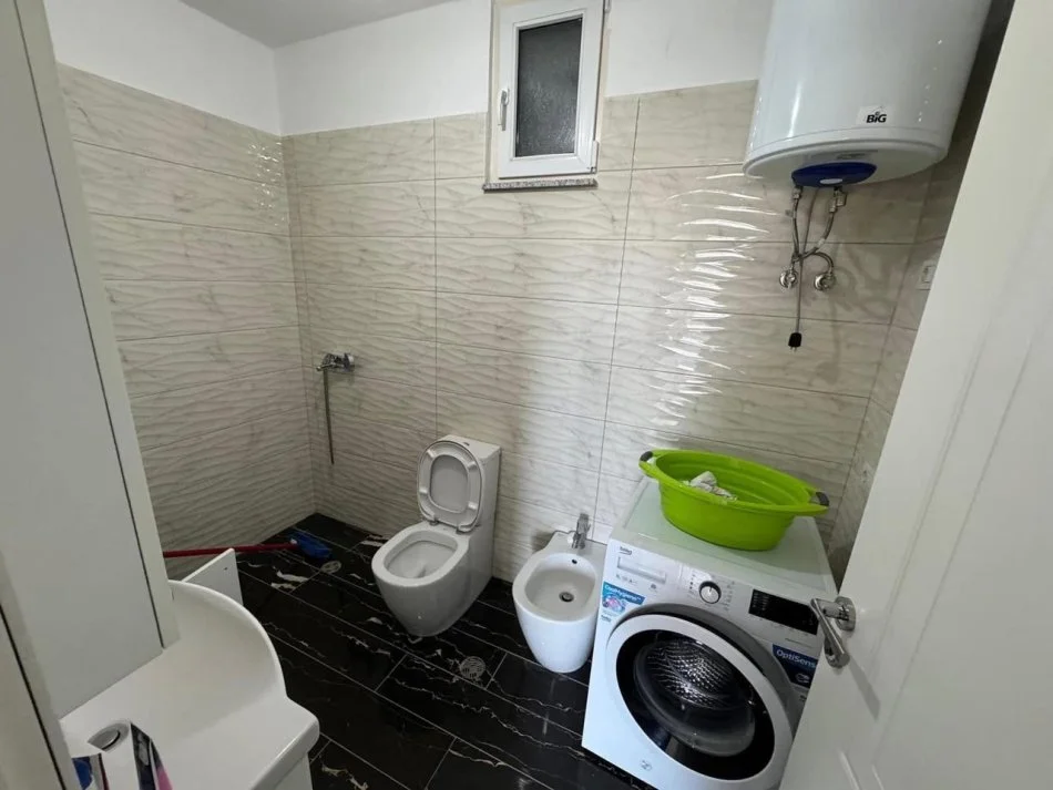 Tirane, shitet 2+1+Ballkon Kati 5, 118 m² 135.000 € (Astir)