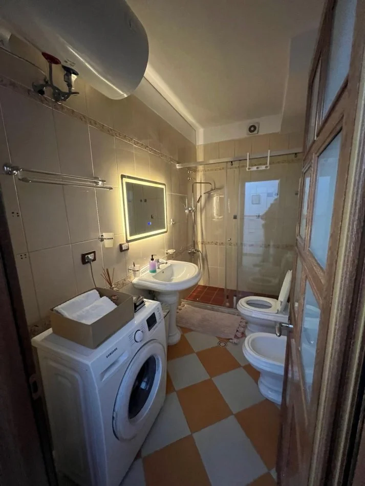 Tirane, jepet me qera apartament 2+1+Ballkon Kati 3, 70 m² 600 € 