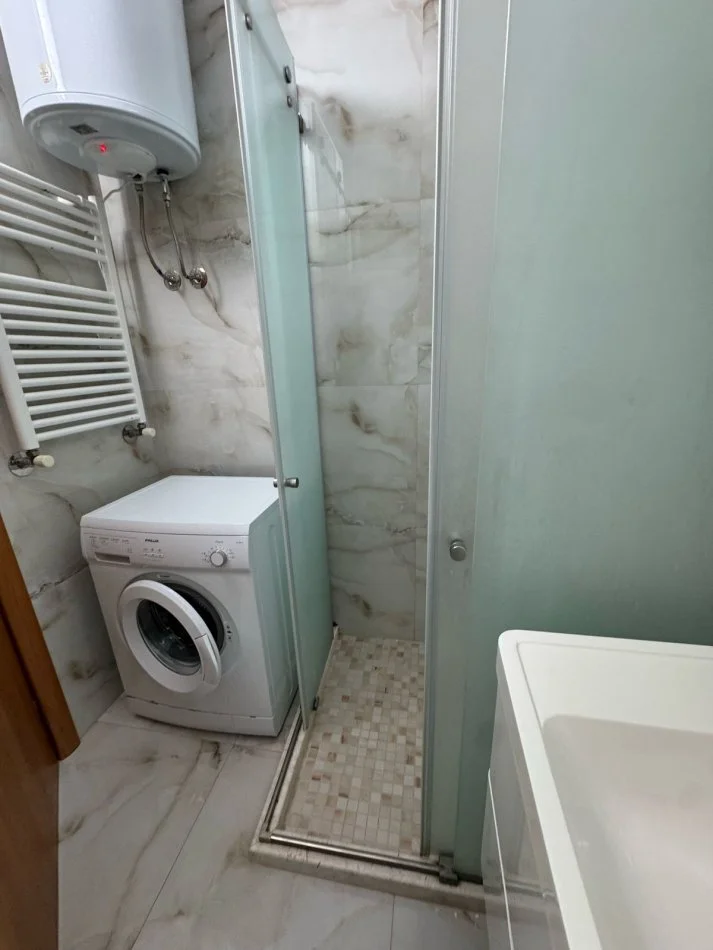 Durres, jepet me qera apartament 1+1+Aneks+Ballkon Kati 5, 70 m² 500 € (Vollga)